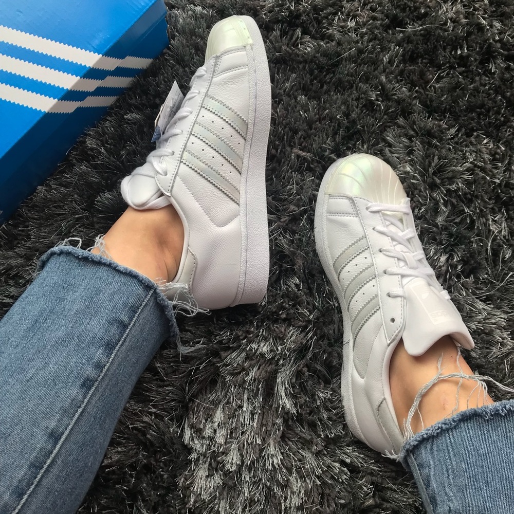 Adidas superstar sneakers sz 8 - Picture 2 of 5